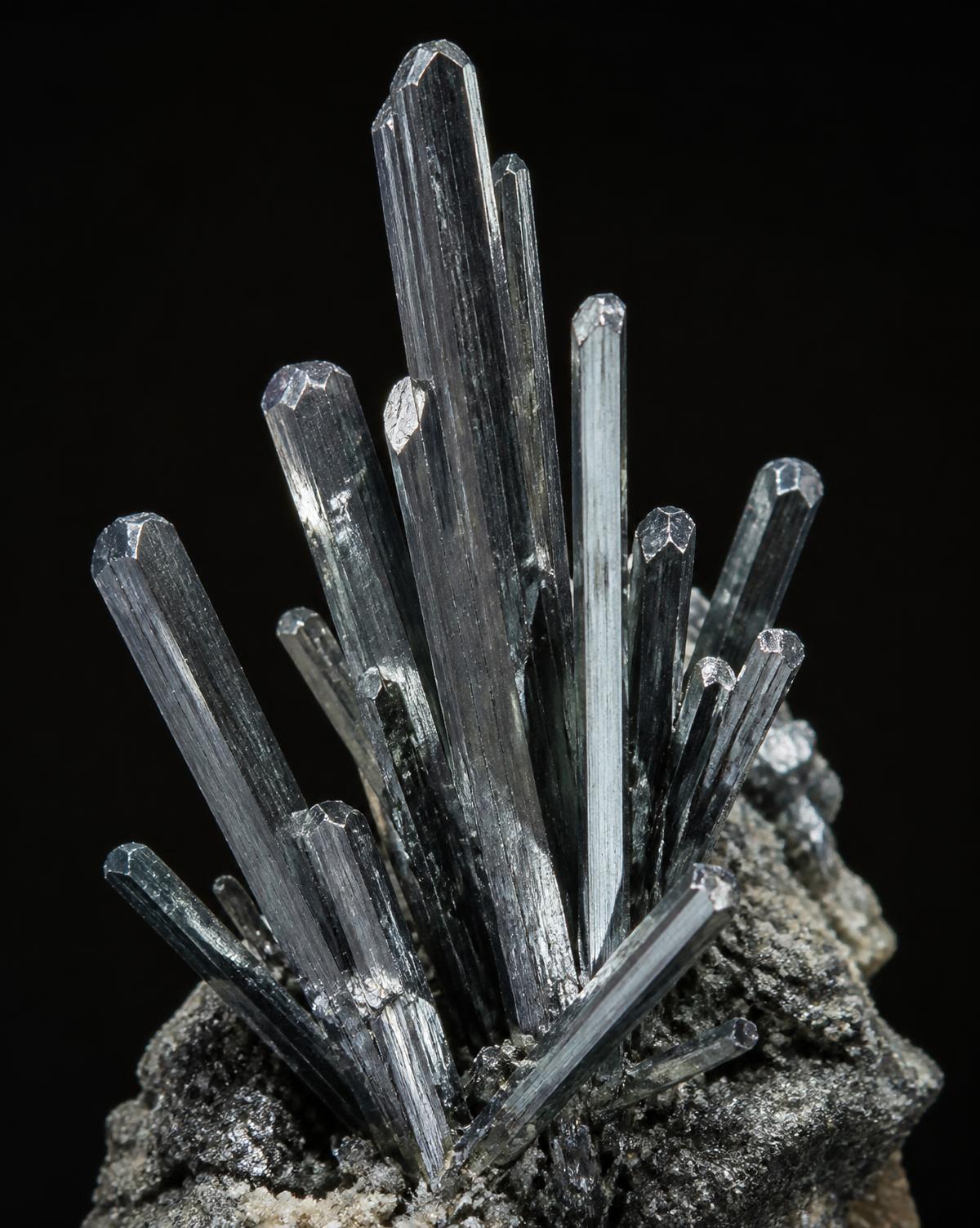 Mineral: Antimonio